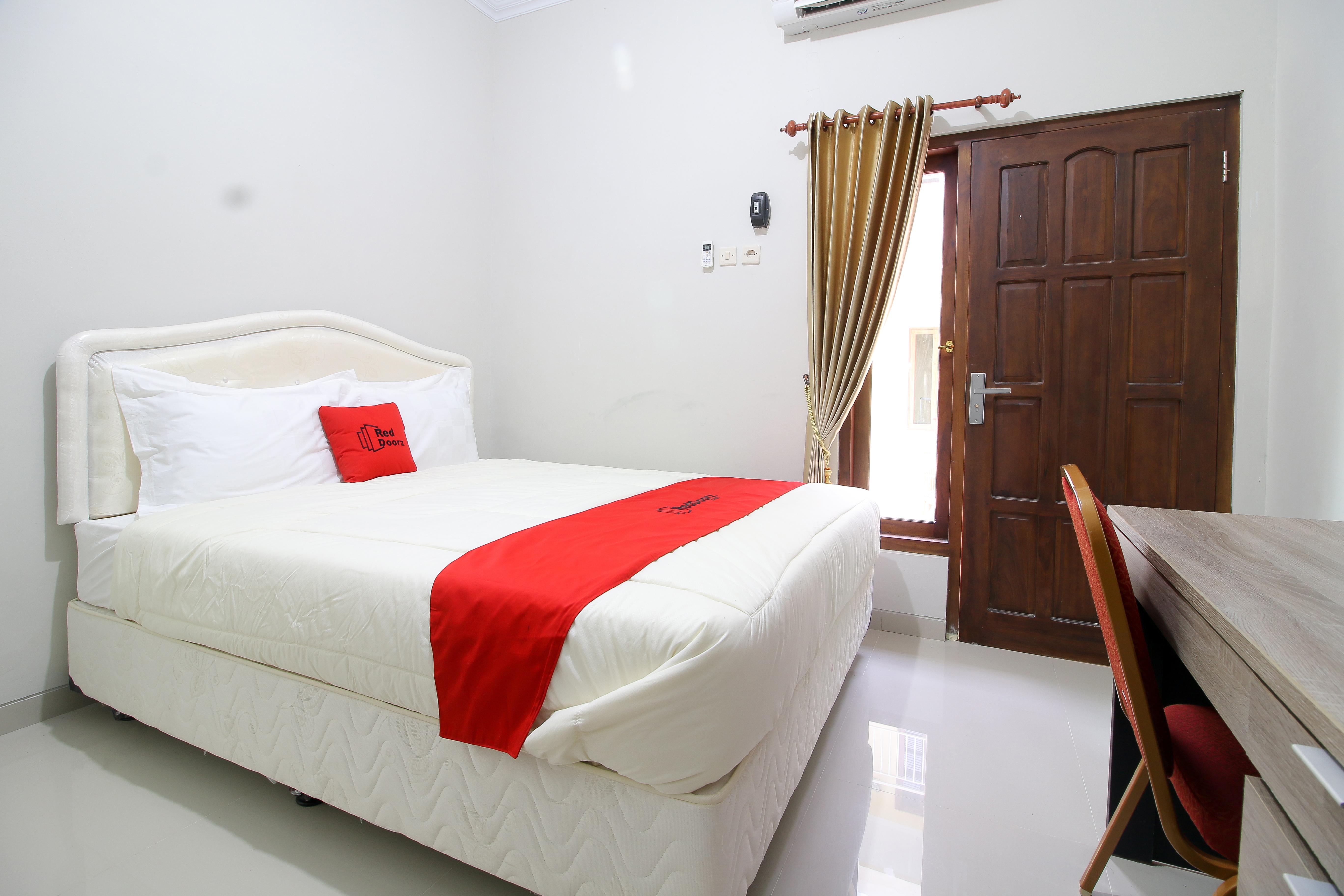 Reddoorz Plus Near Stie Ykpn Maguwo Extérieur photo