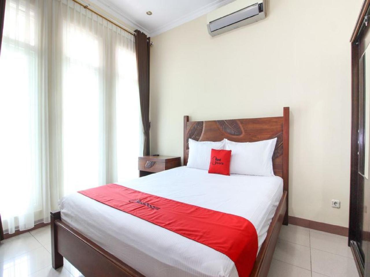 Reddoorz Plus Near Stie Ykpn Maguwo Extérieur photo